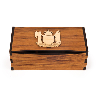 新西兰原产Ian Blackwell手工芮木男士腕表佩饰盒国徽