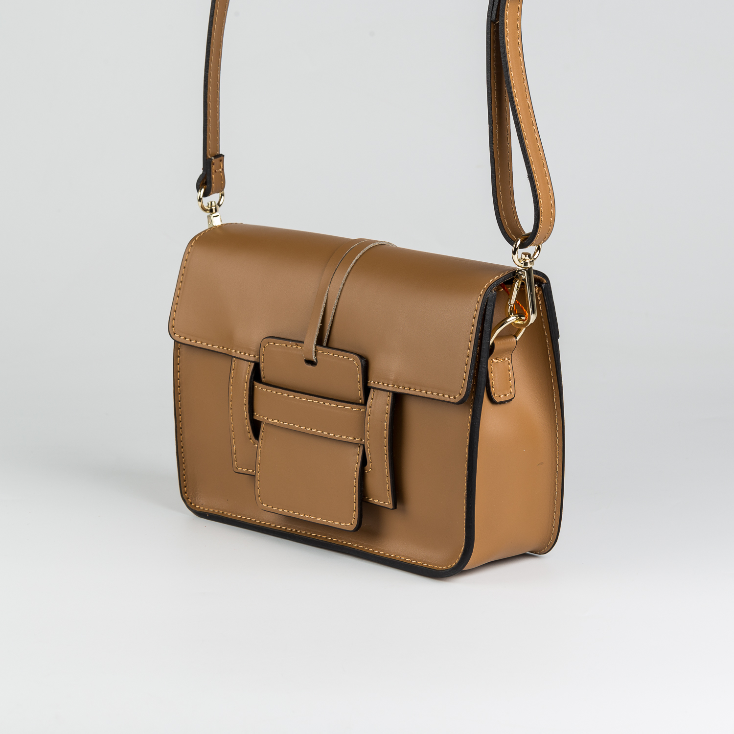 意大利皮具,历史与时尚的融合,精细的皮质,时尚的设计,轻奢的华丽,就