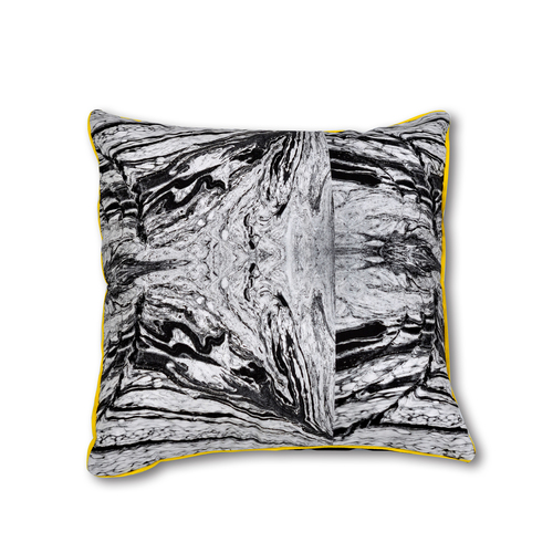 澳大利亚原产SQ STUDIO生物可降解油墨印刷方形亚麻抱枕靠垫 黑底，白色花纹，黄边